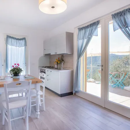 Pensión Creuza De Legna 3*